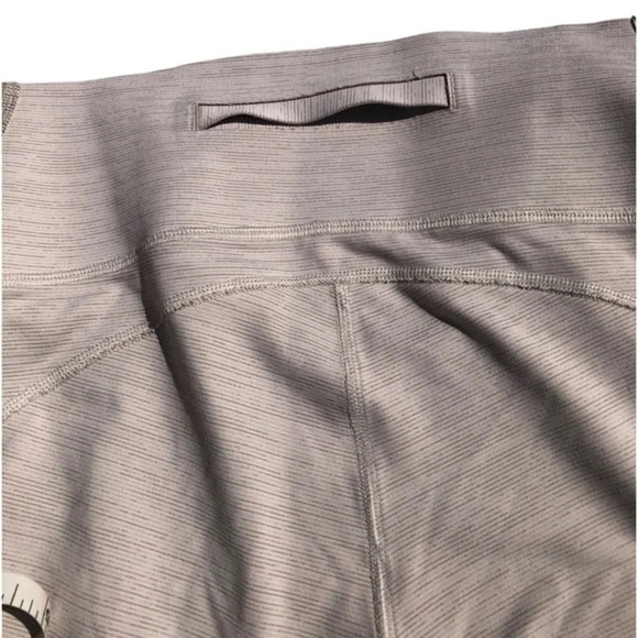 Outdoor Voices Techsweat Two-Tone Kneecap Crop Capri Leggings Size S - Picture 7 of 9